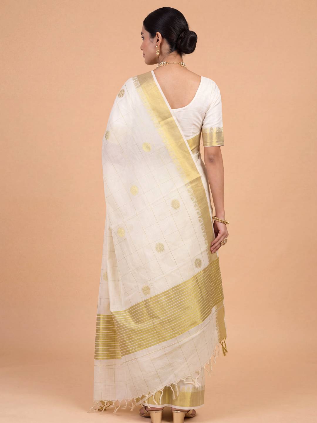 Women Kora Cotton Cream Kerala Saree with Gold Jari KLS42