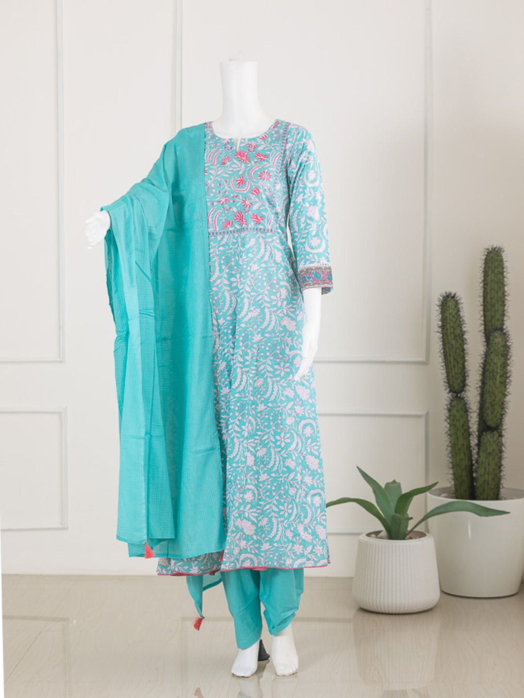 Women Blue Cotton Kurti Set EKS56