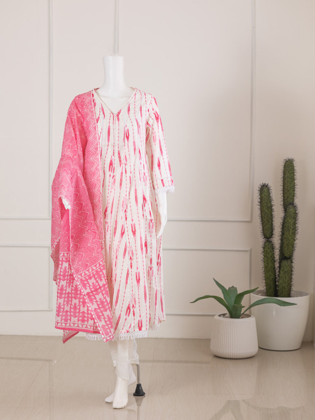 Women White Cotton Kurti Set EKS65