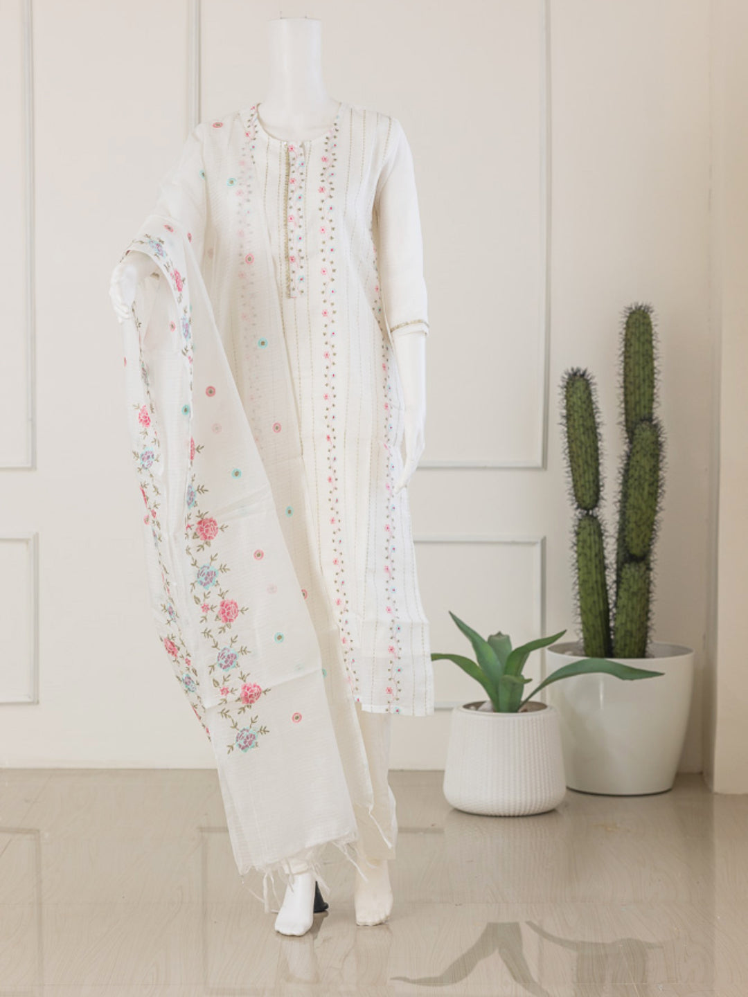 Women Cotton White Embroidered Kurti Set EKS64