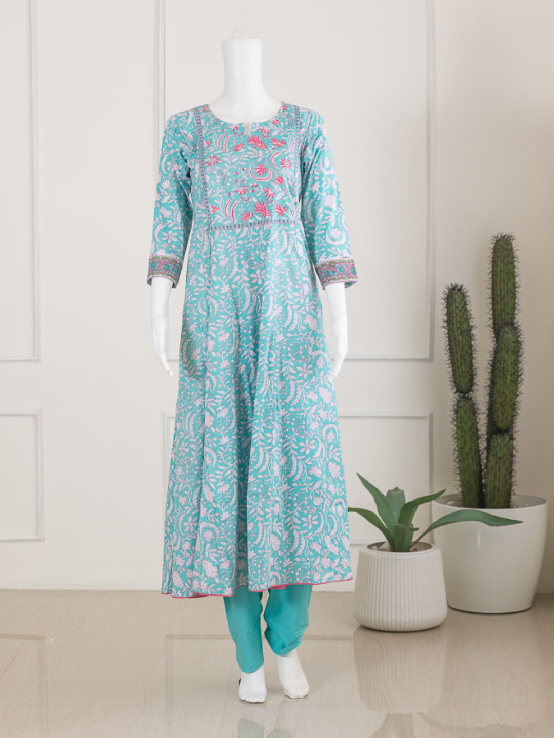 Women Blue Cotton Kurti Set EKS56