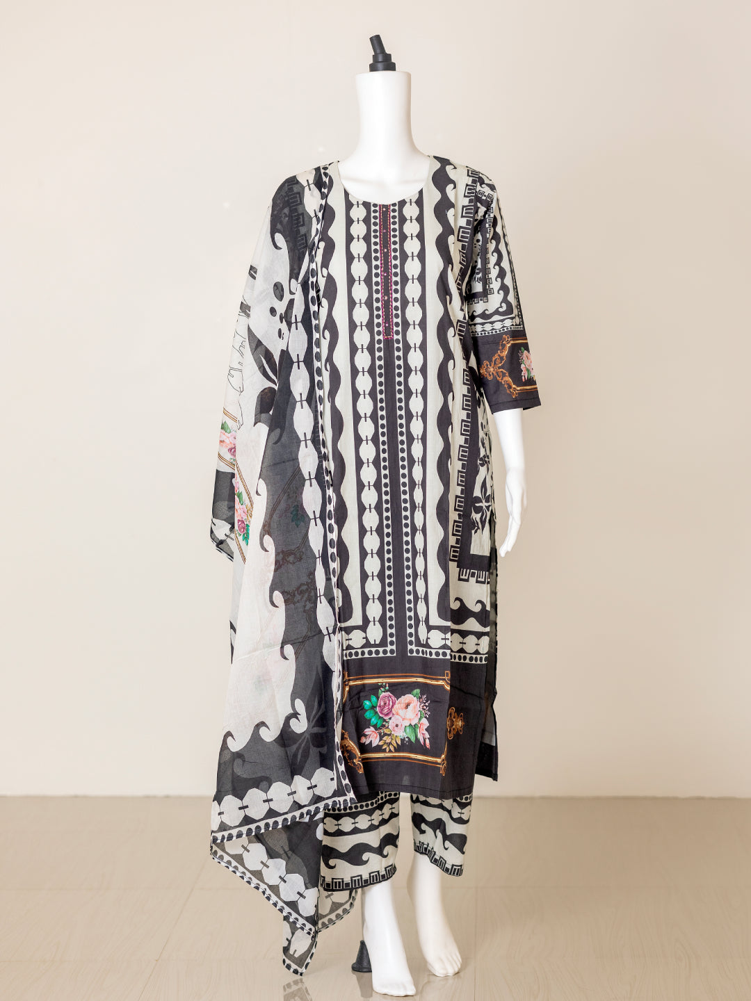 Women Black&OffWhite Cotton Printed Kurti Set EKS53