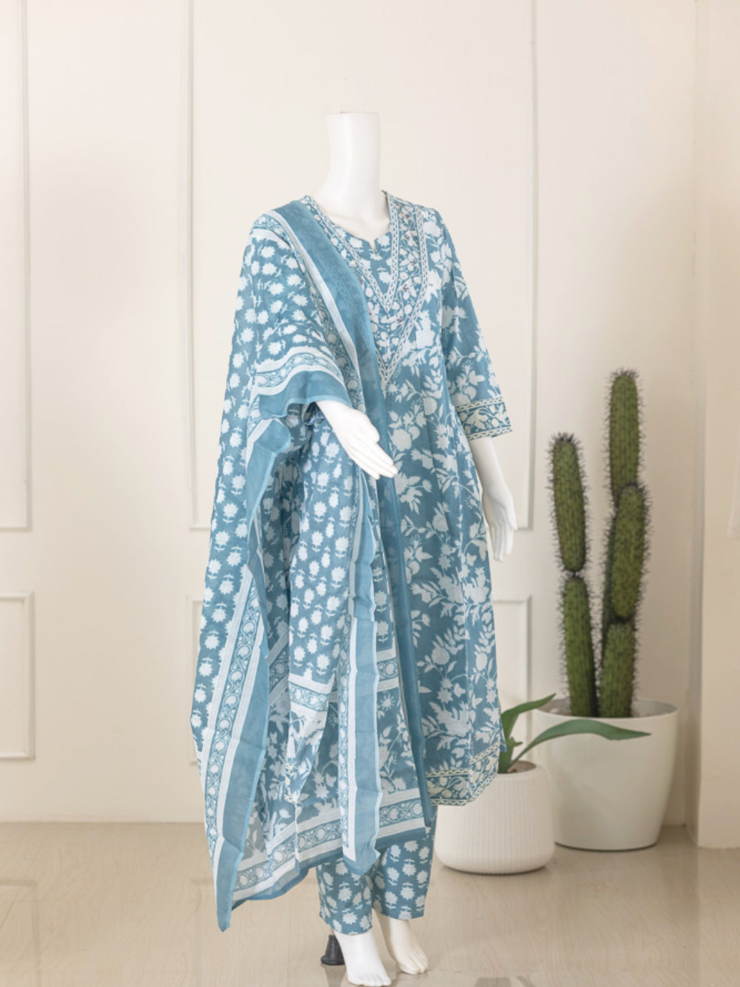 Women Blue Cotton Kurti Set EKS63