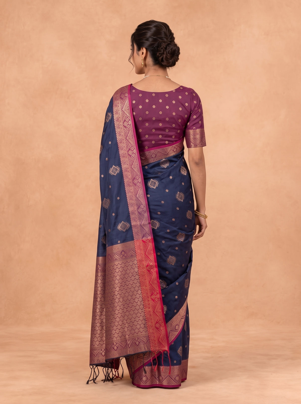 Women Soft Silk Navy With Maroon Saree SS471