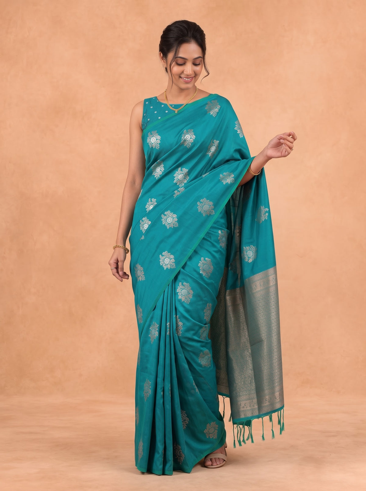 Women Soft Silk Ramar Green Saree SS489