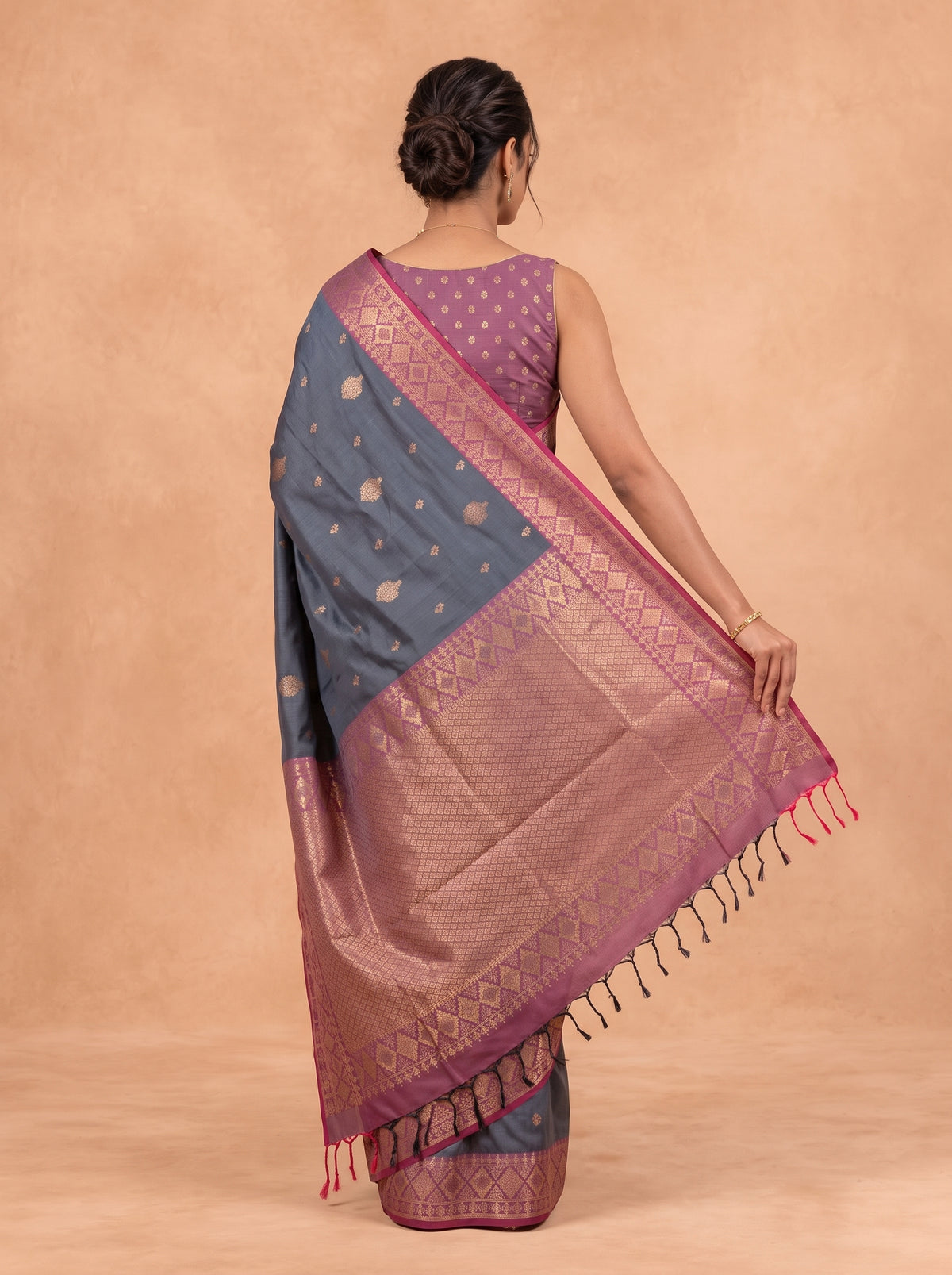 Women Soft Silk Grey With Maroon Saree SS495