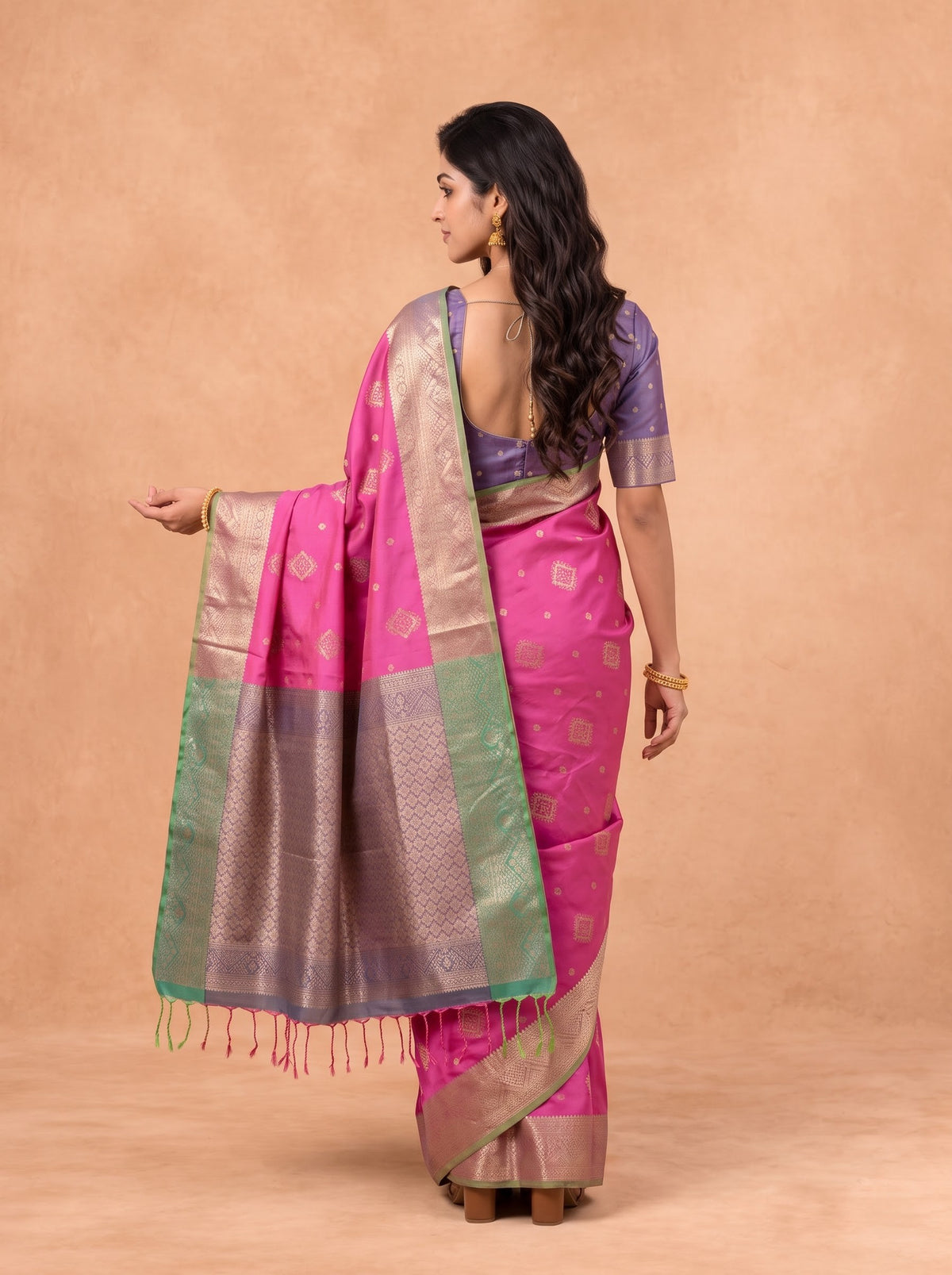 Women Soft Silk Pink Saree With Green SS434