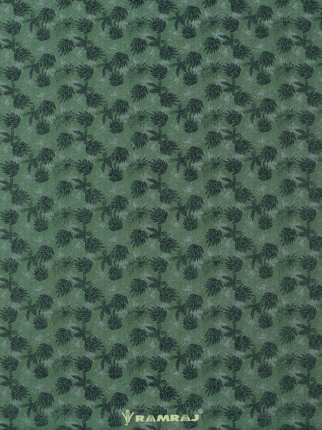100% Cotton Green With Leaf Over All Printed Shirt Fabric Alpha - Zoom view