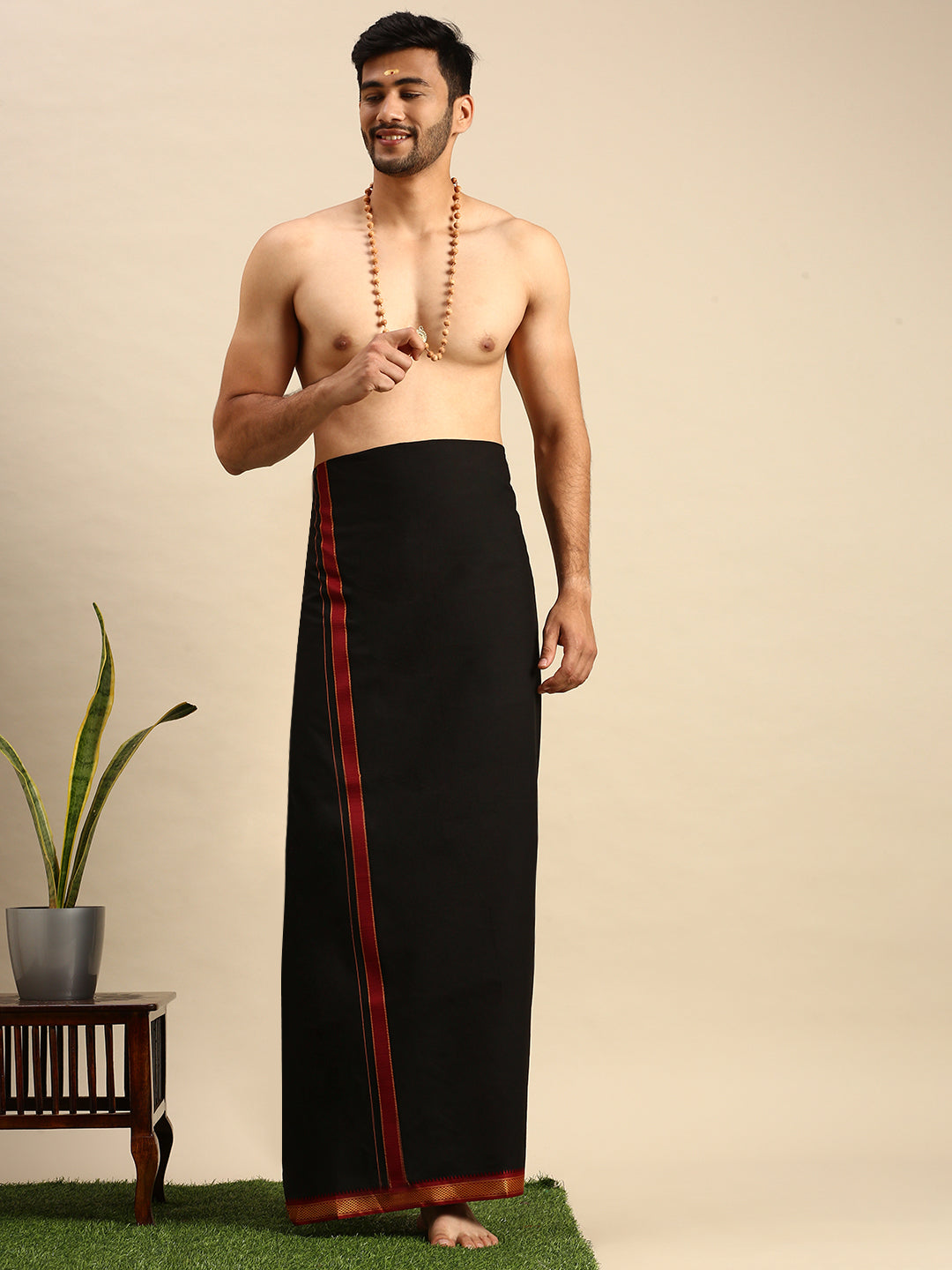 Men 100% Cotton Single Layer Black Dhoti with Mayilkhan Border Brindhavan