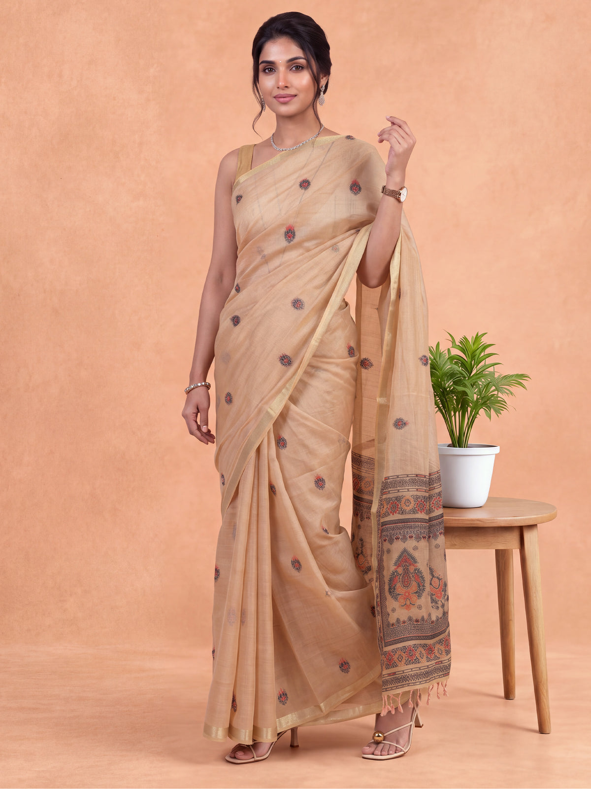 Women Spun Poly Peach Floral Printed Saree SP23