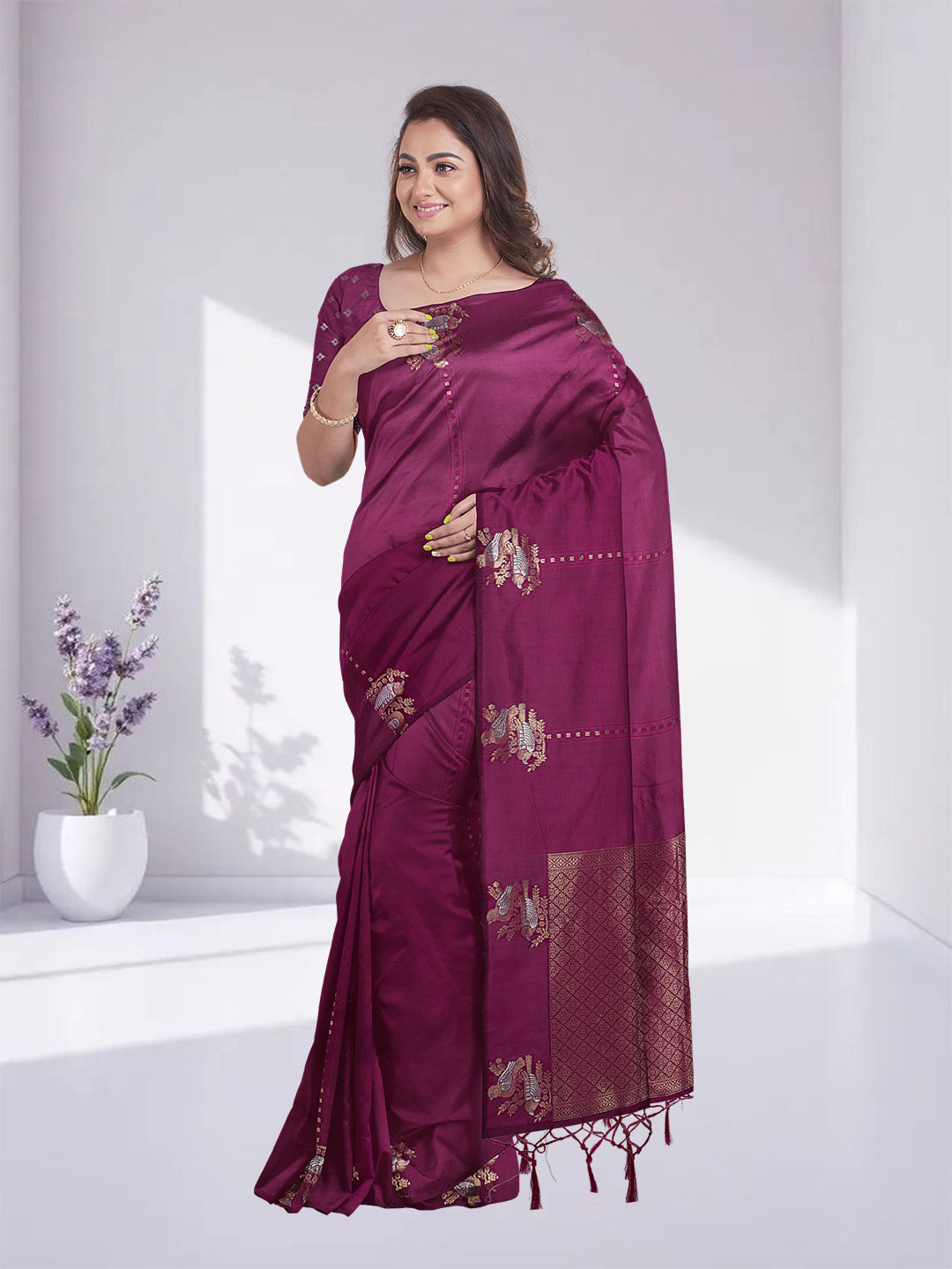 Women Majenta Semi Silk Saree SS349