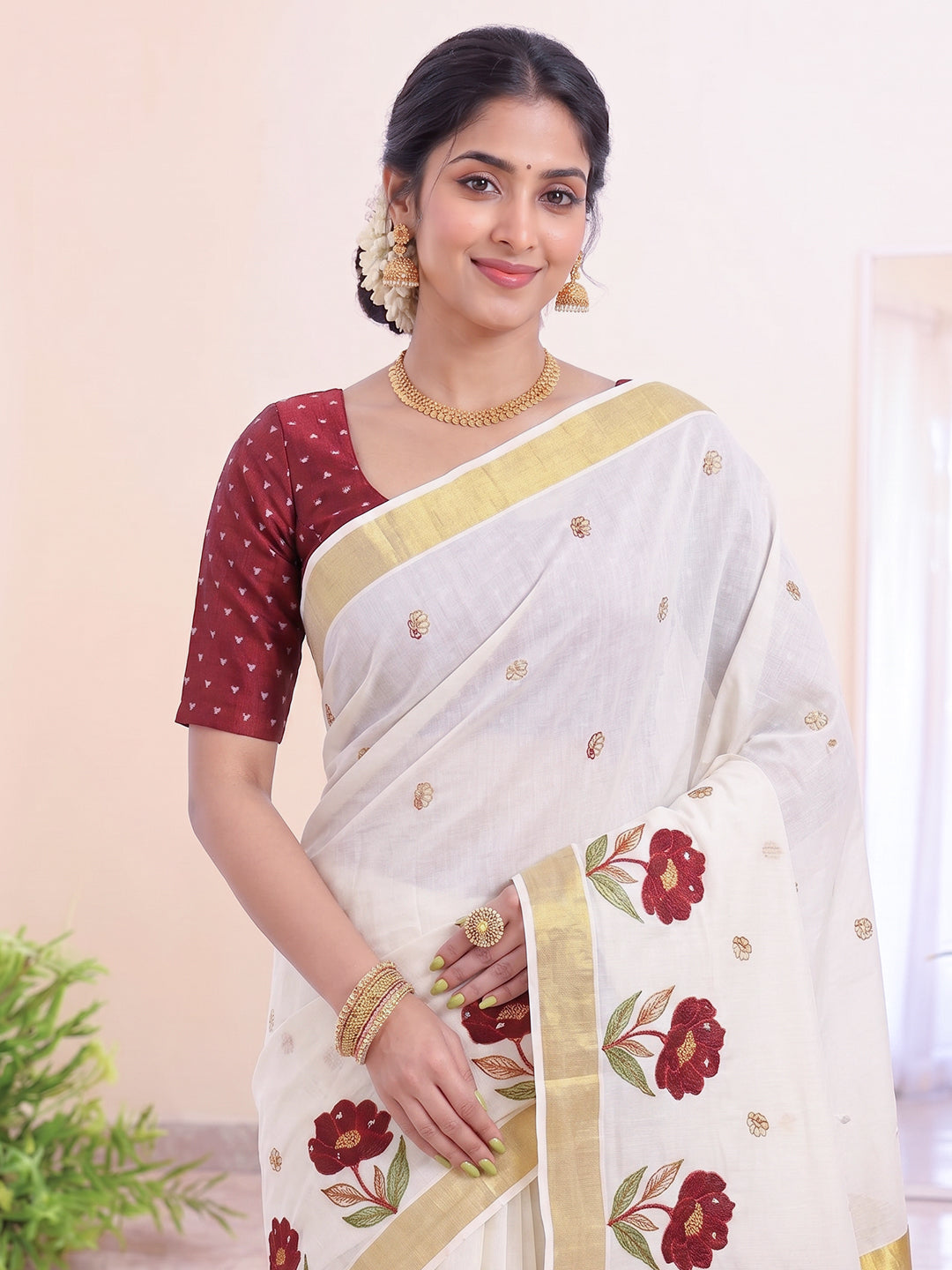 Women Kerala Embroidered Cream Saree KLS07