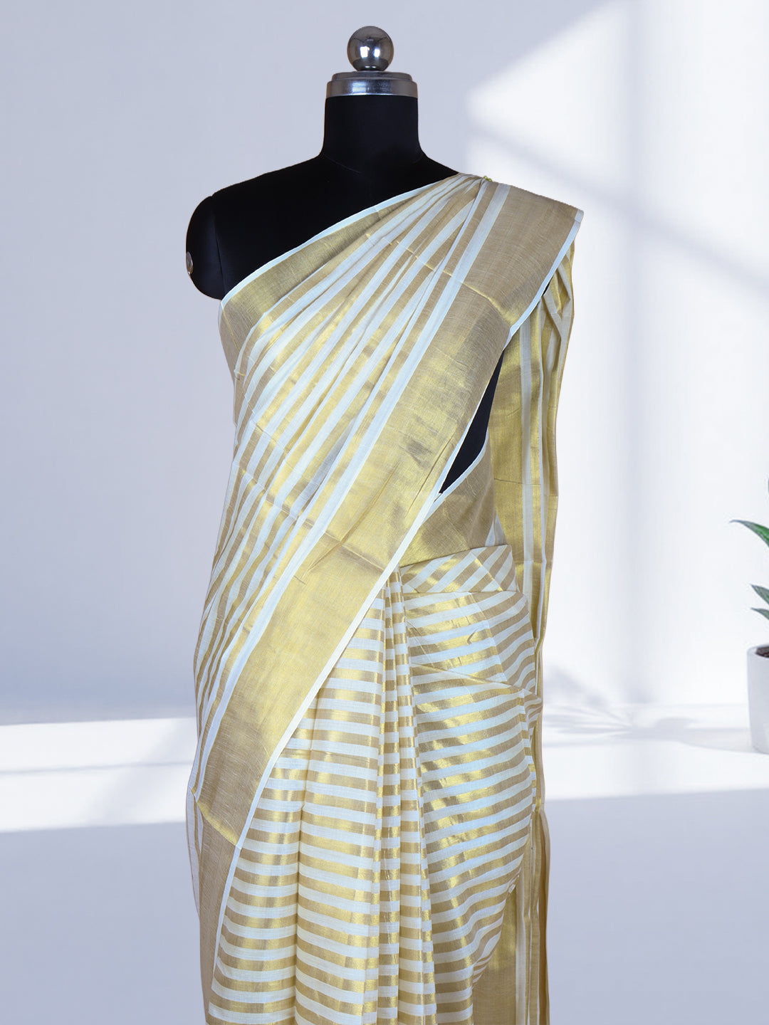 Women Traditional Kerala Cream with Gold Saree KS206