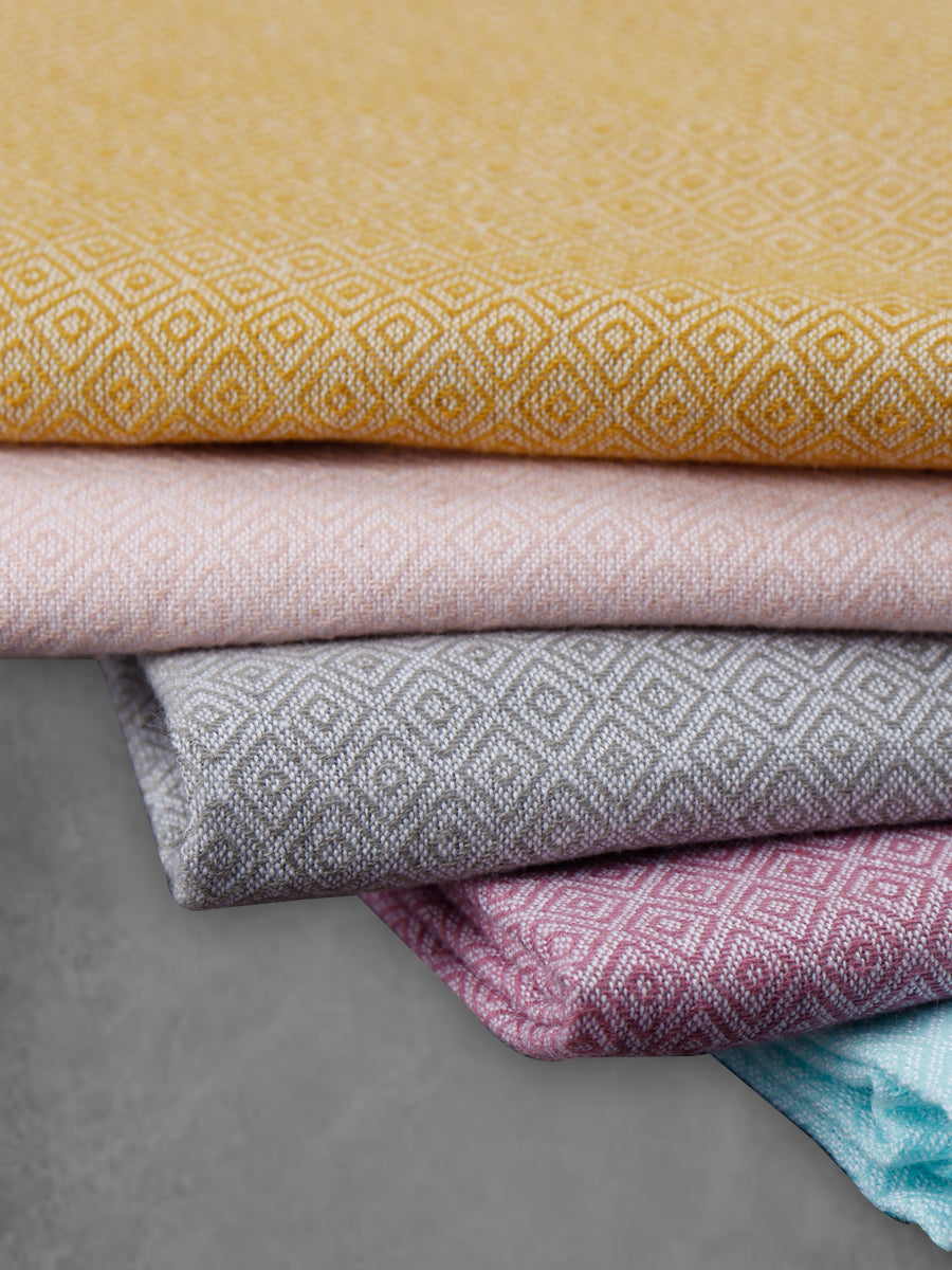 100% Cotton Fast Absorbent Diamond Design Colour Bath Towel 1053 - Close Design view