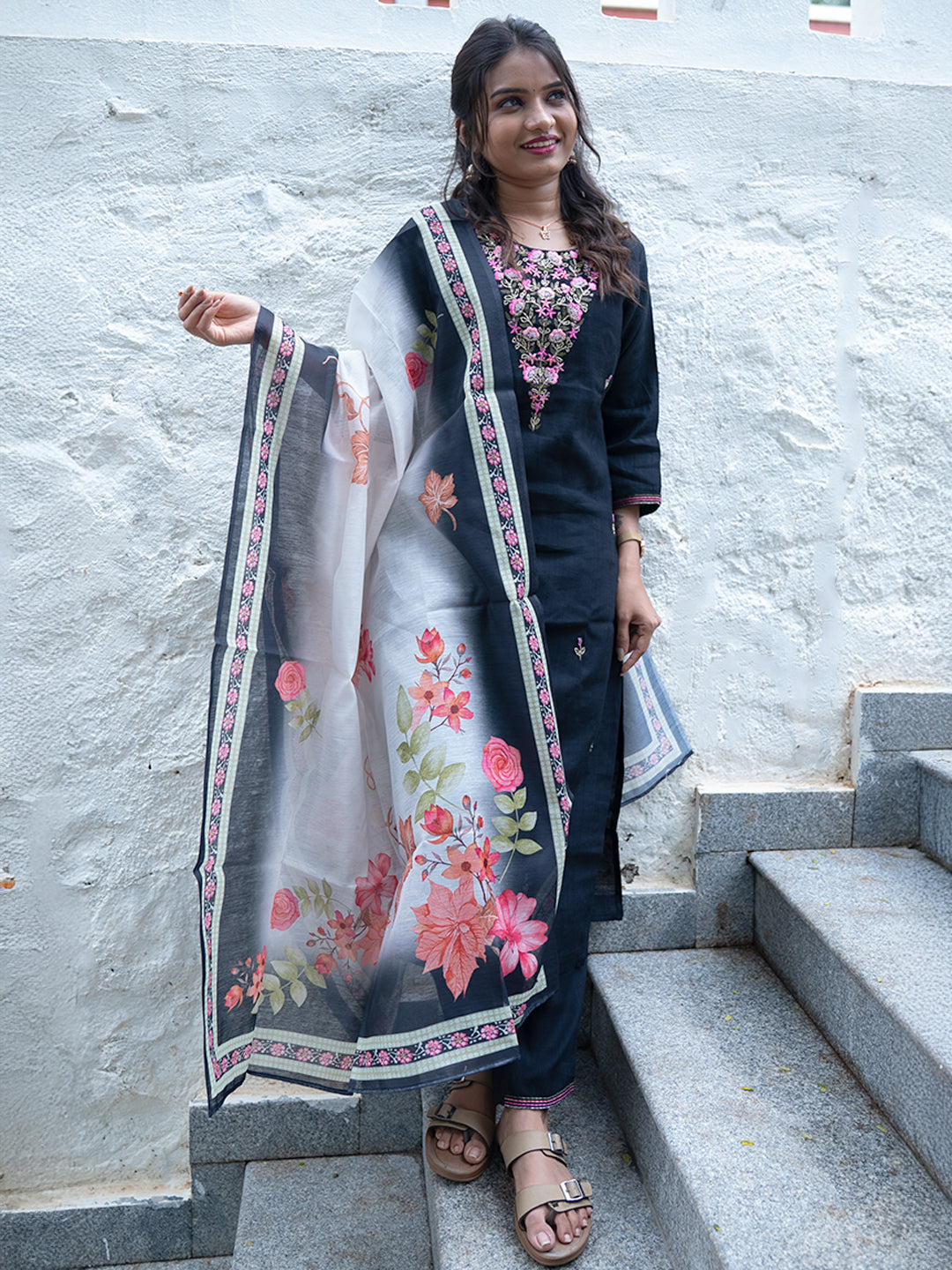 Women Black MM Silk Embroidered Kurti Set EKS106