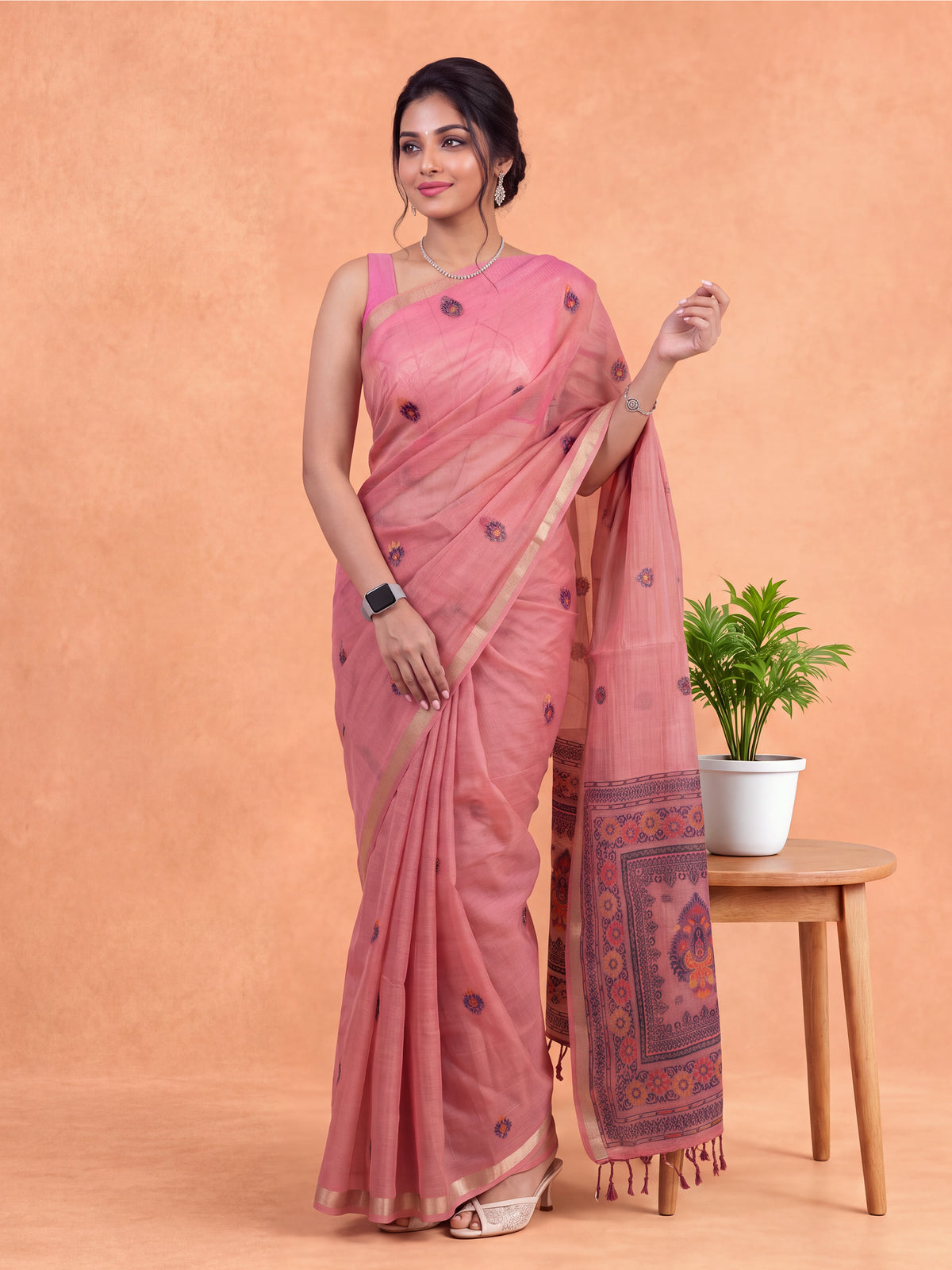 Women Spun Poly Pink Floral Printed Saree SP27