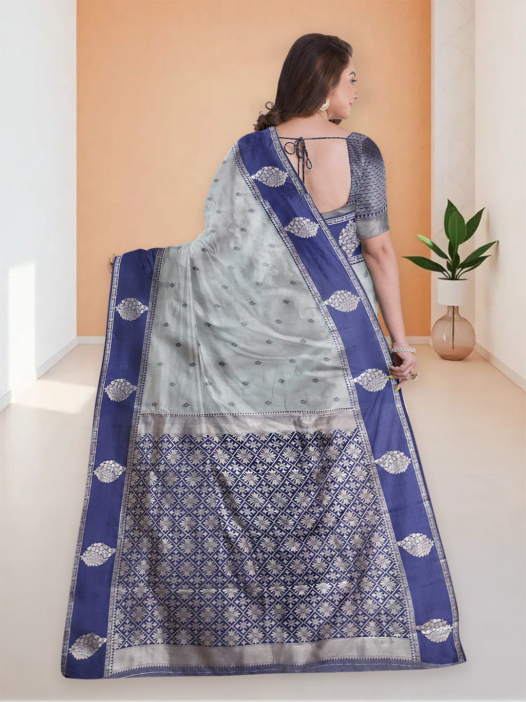 Women Grey Soft Silk Saree SS381