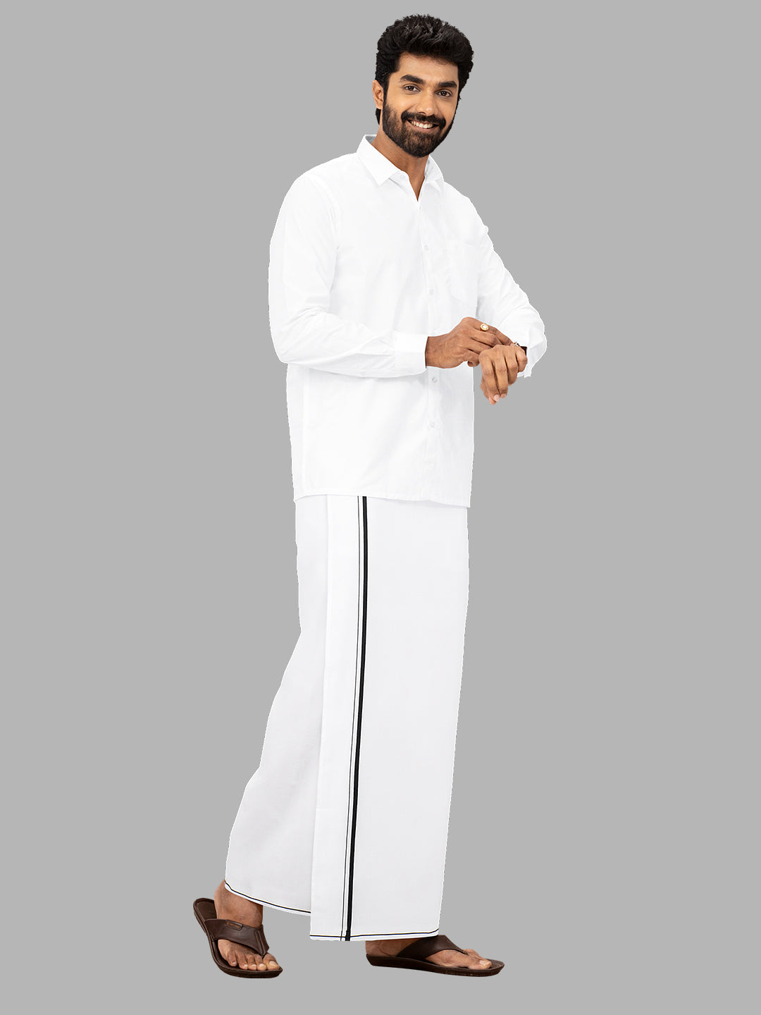 Men Black Small Border Single Layer White Dhoti Breeze