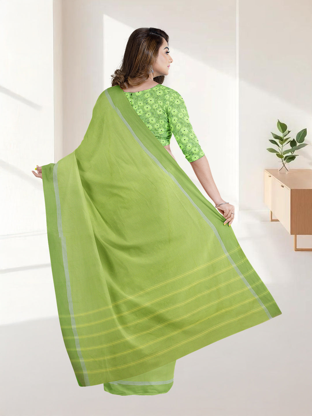 Women Parrot Green Pure Cotton Saree PCS197