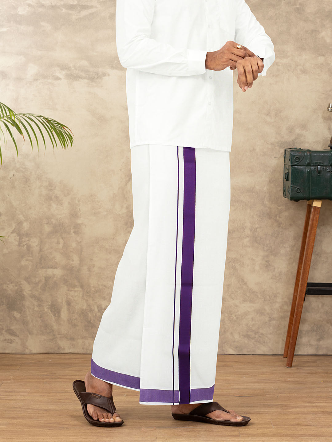 Men Kora Cotton Single Layer Dhoti with Violet Border HKS05