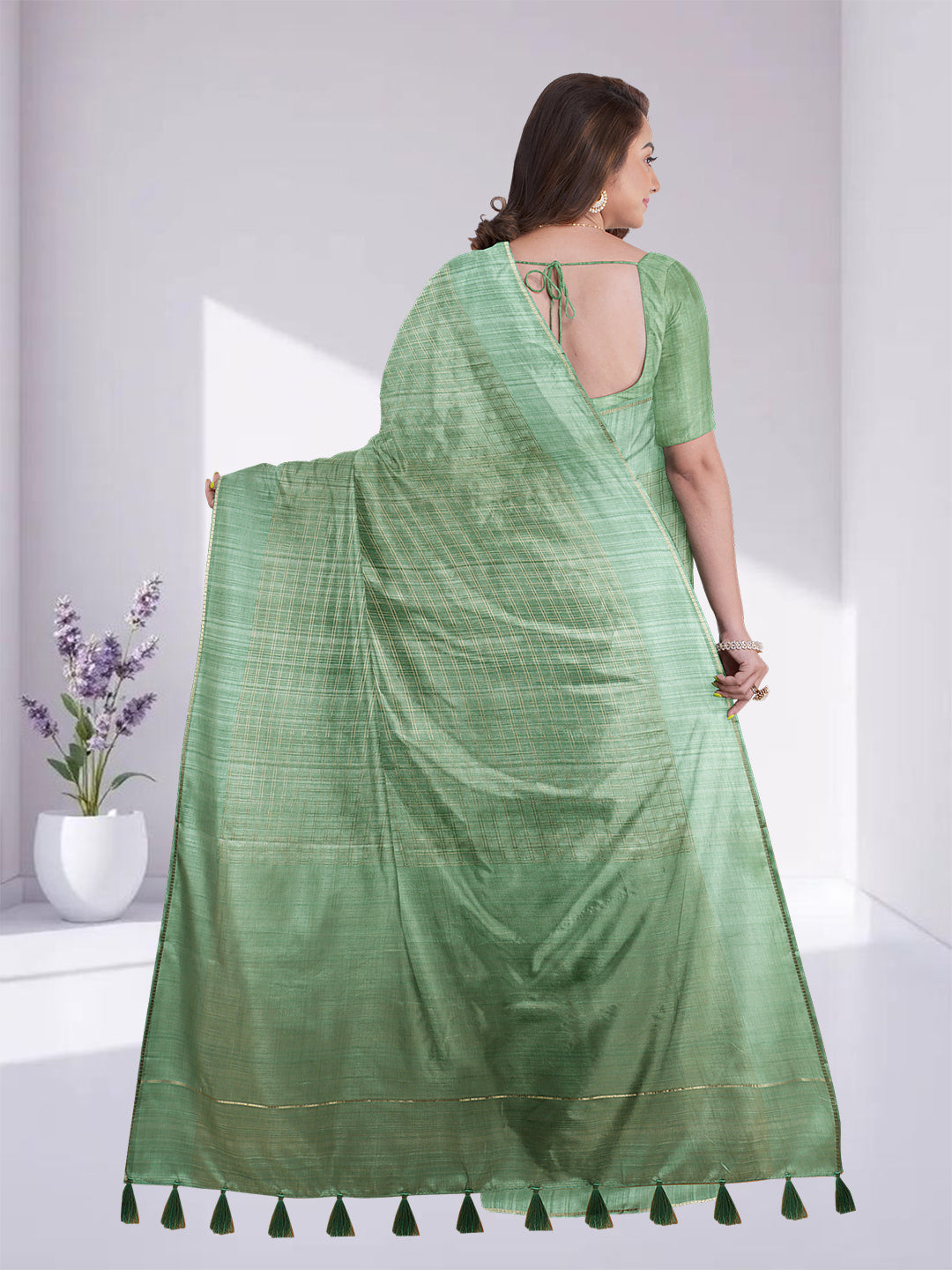 Women Green Semi Tussar Checks Saree ST273