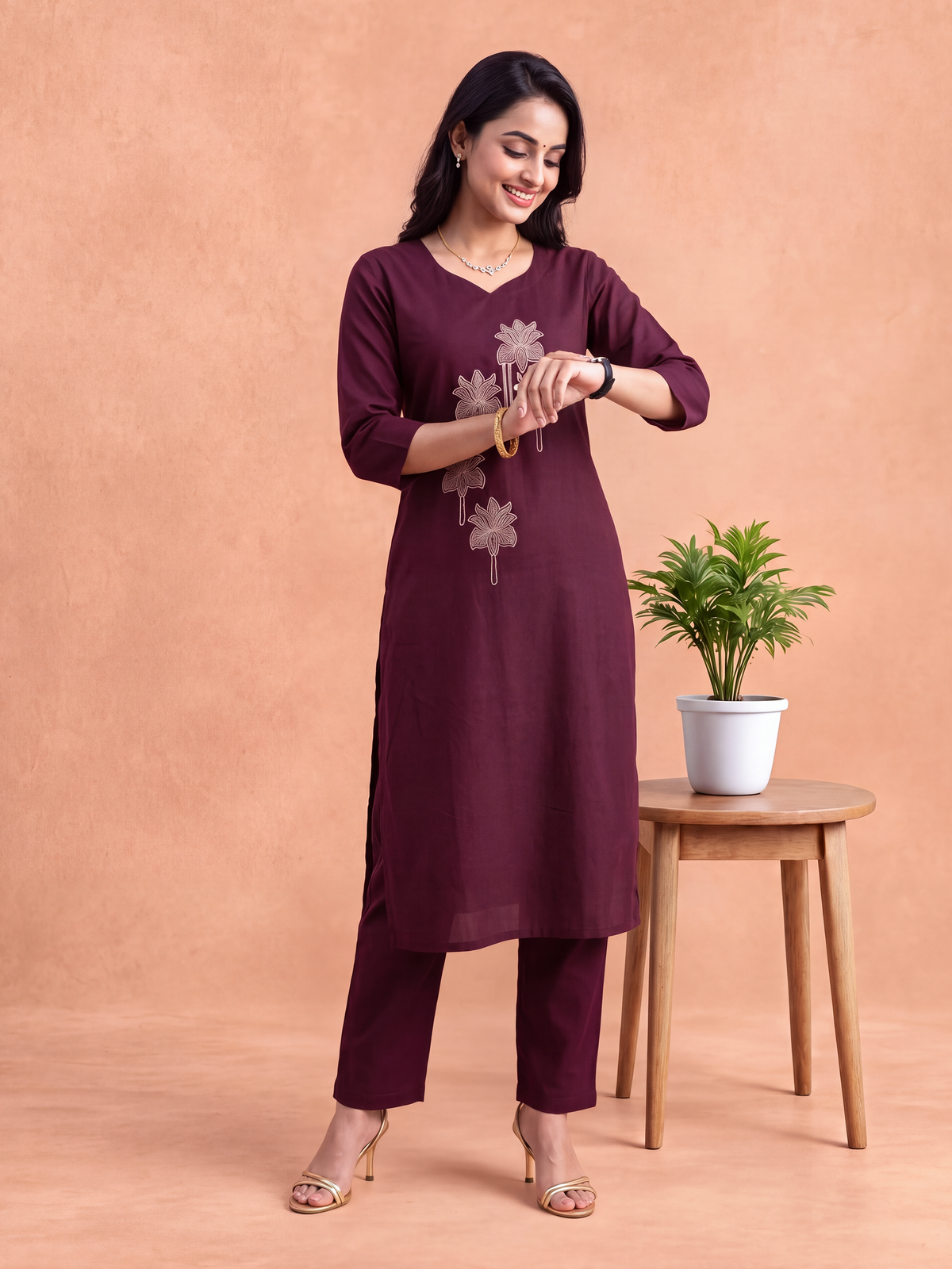 Women Embroidered Maroon Kurti Set EKS155