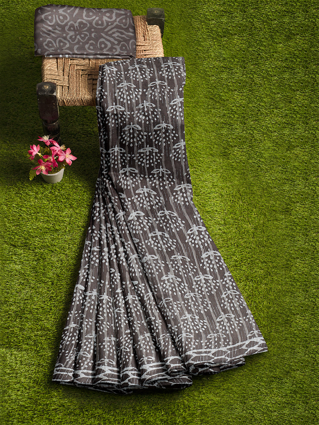 Women Brown Cotton Weaving Saree PCS195
