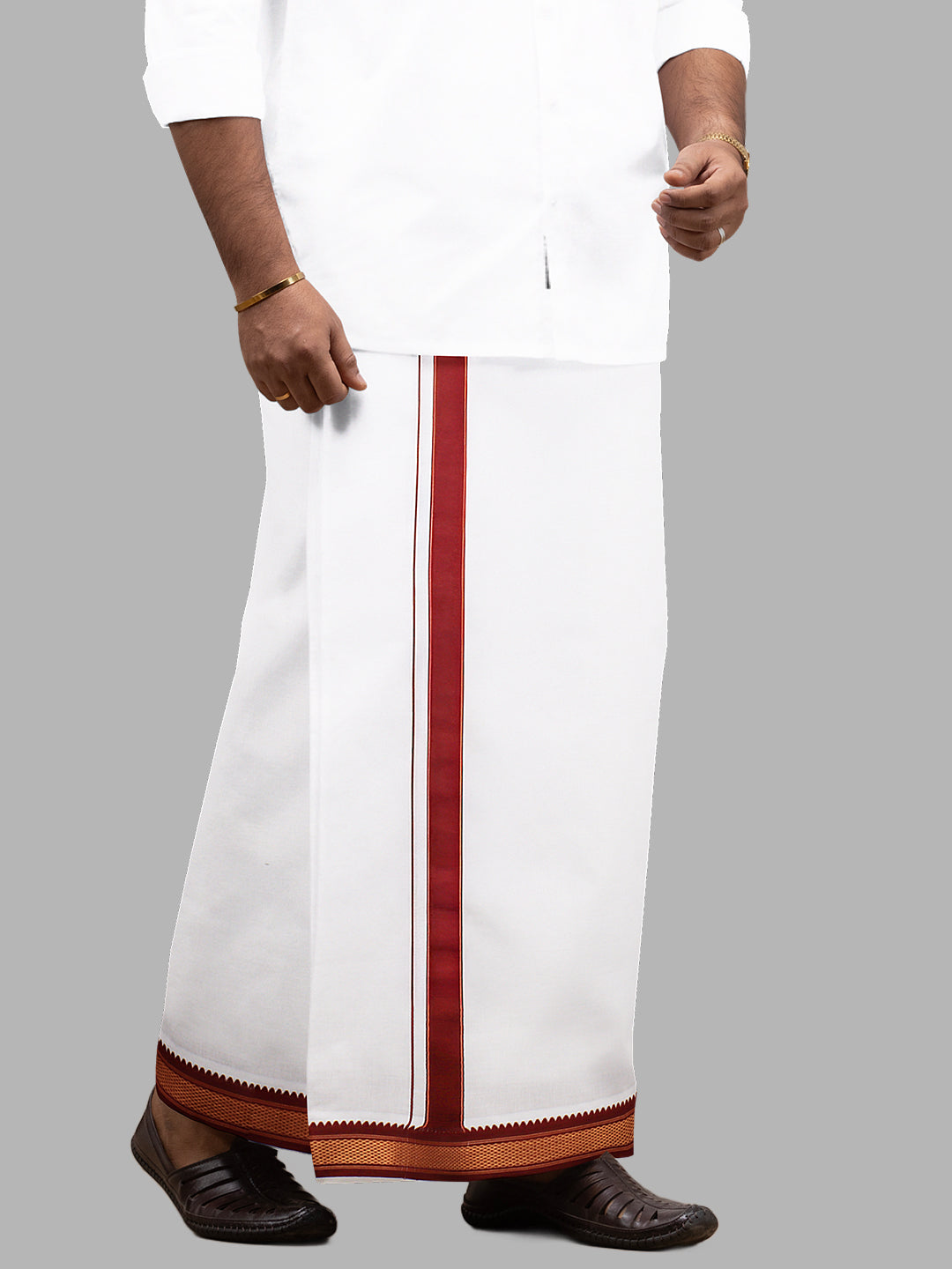 Men Maroon and Green Fancy Border Single Layer Dhoti Brindhavan