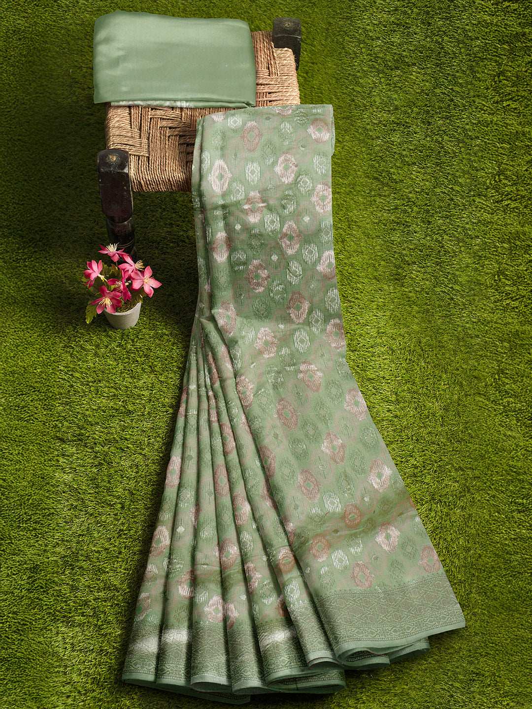 Women Green Cotton Weaving Saree PCS190