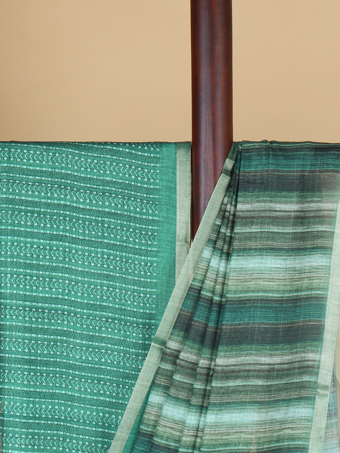 Women Green Semi Linen Saree SL220