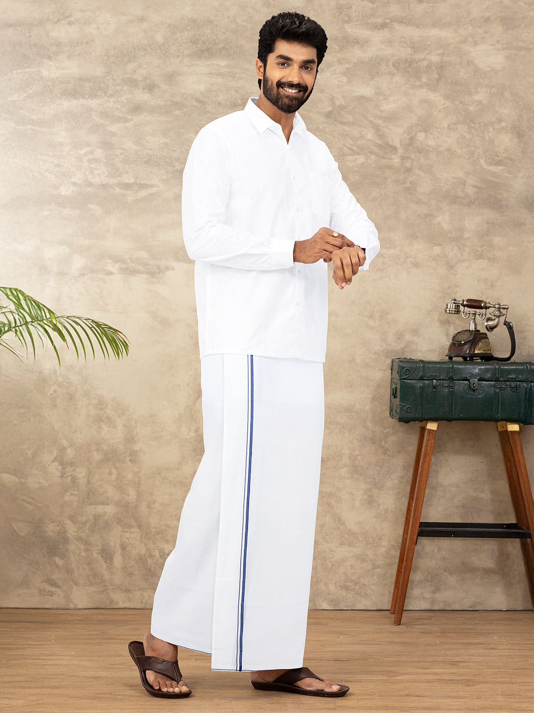 Men 100% Cotton Single Layer White Dhoti with Fancy Border NV01