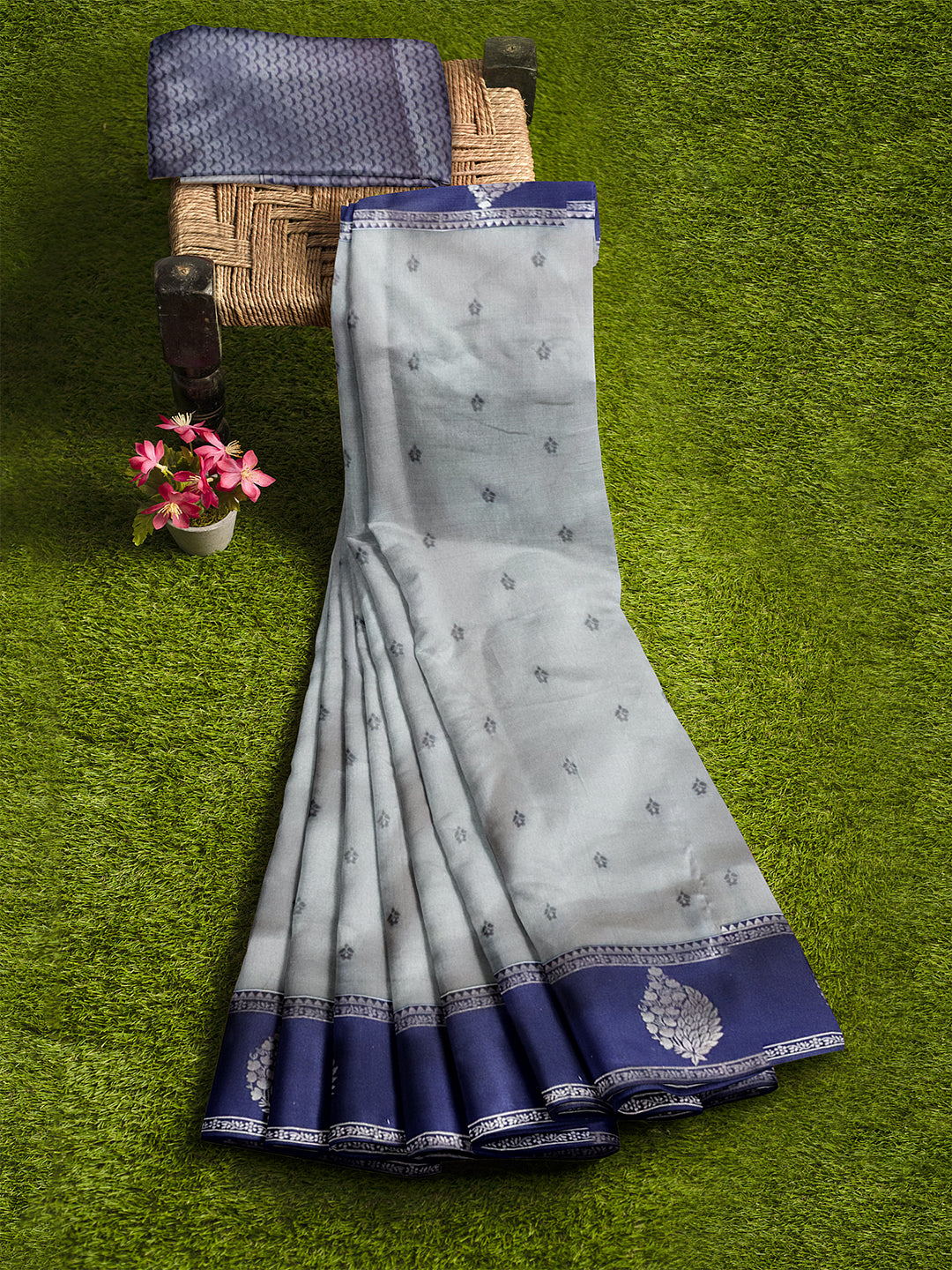 Women Grey Soft Silk Saree SS381
