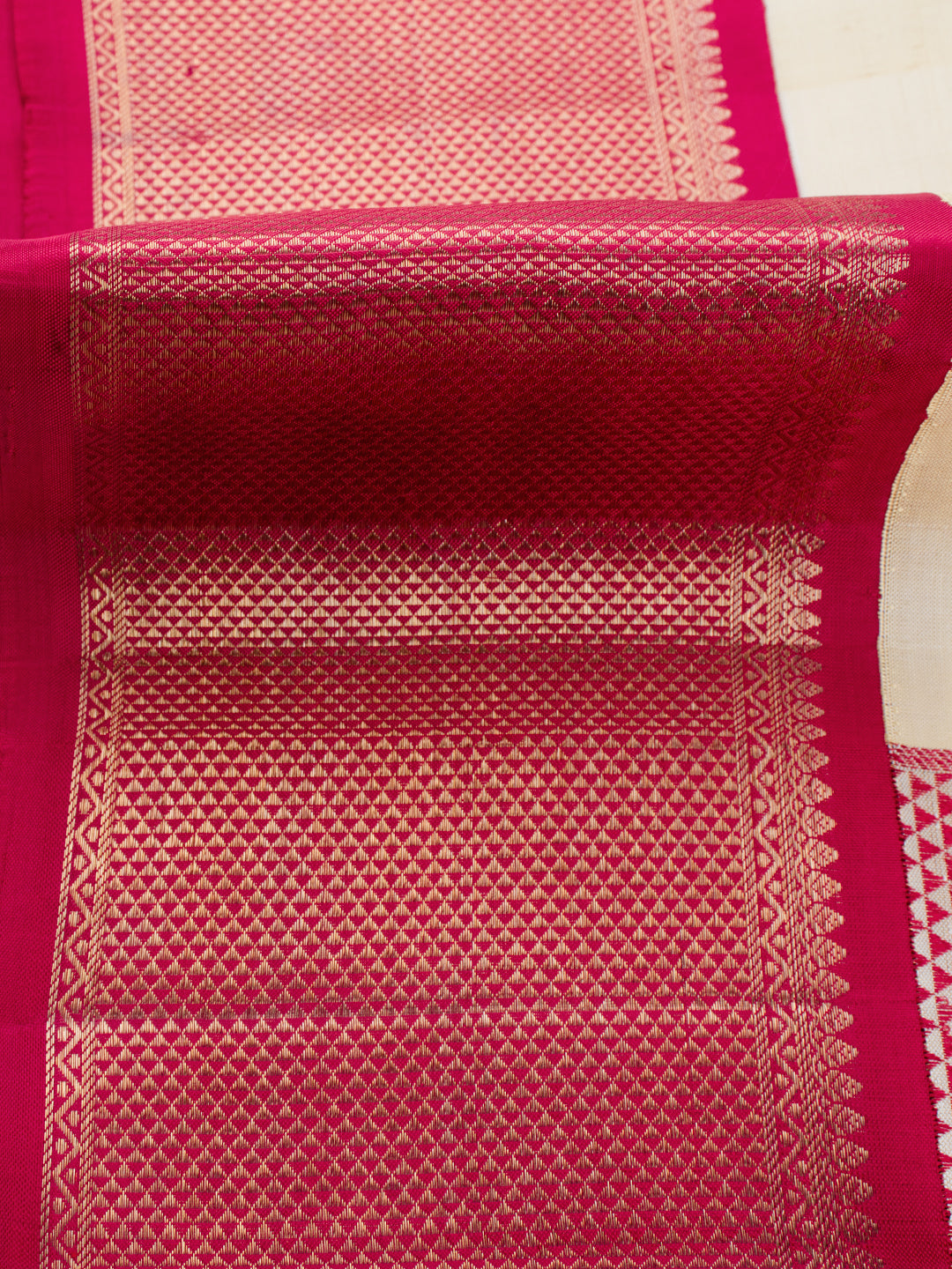 Men 100% Pure Silk 4 1/2" Jari Gold Border Amirtham