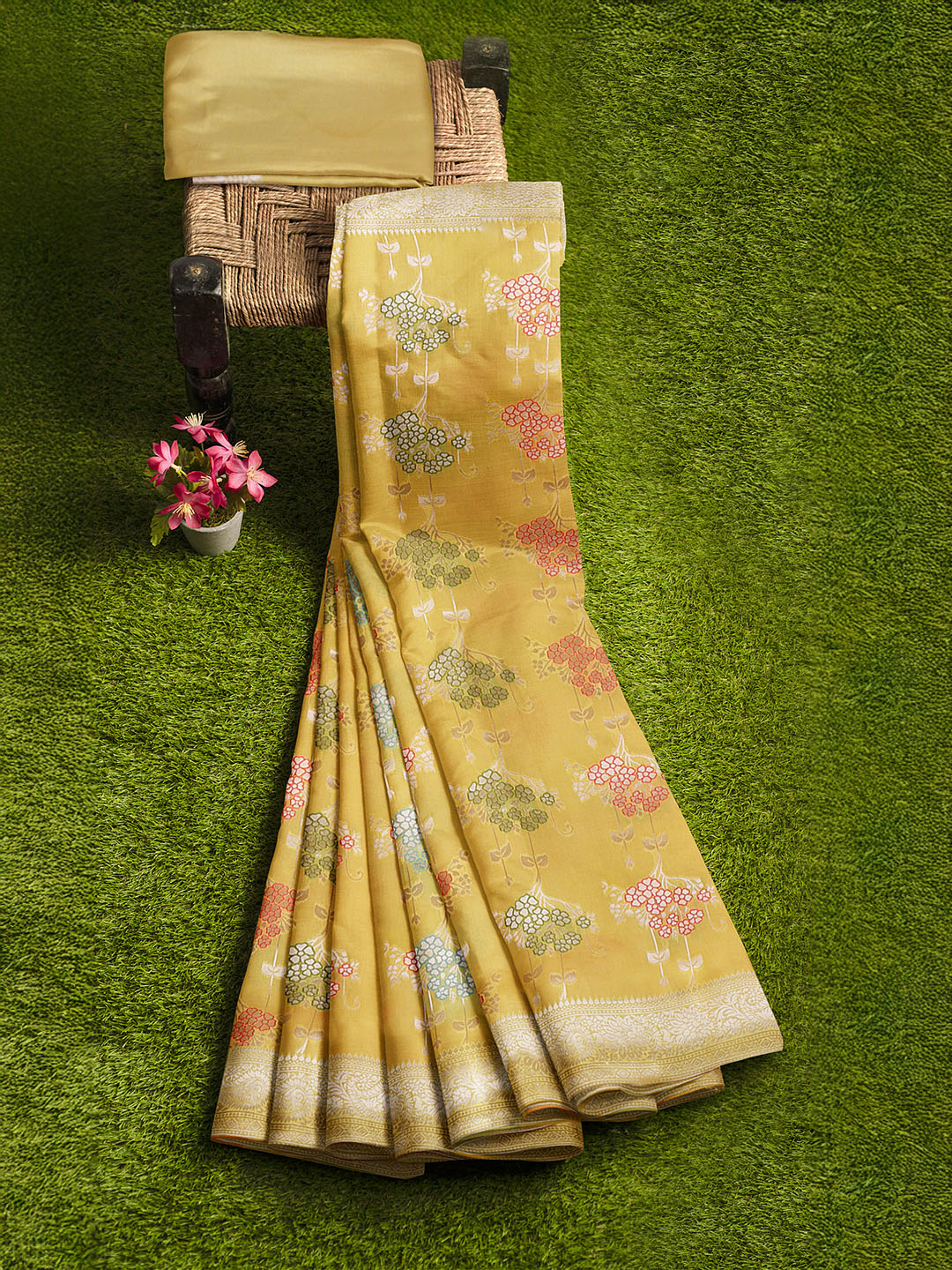 Women Yellow Art Silk Printed Saree ASS81
