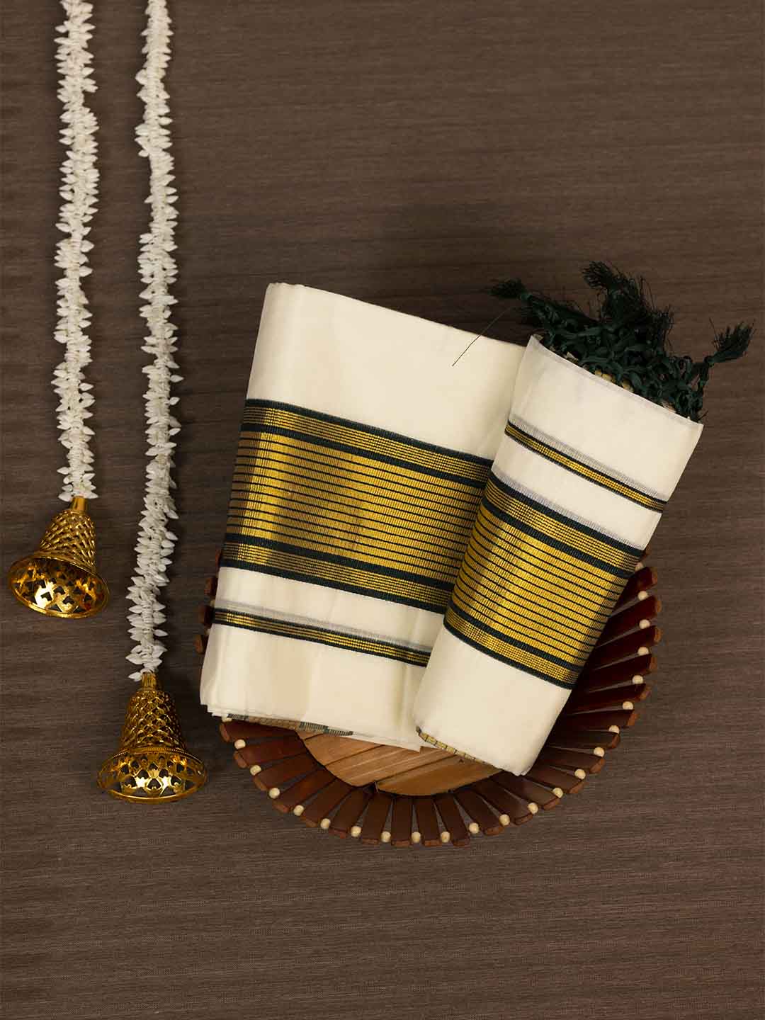 Women Kerala Cotton Single Set Mundu with Dark Green Border KS177