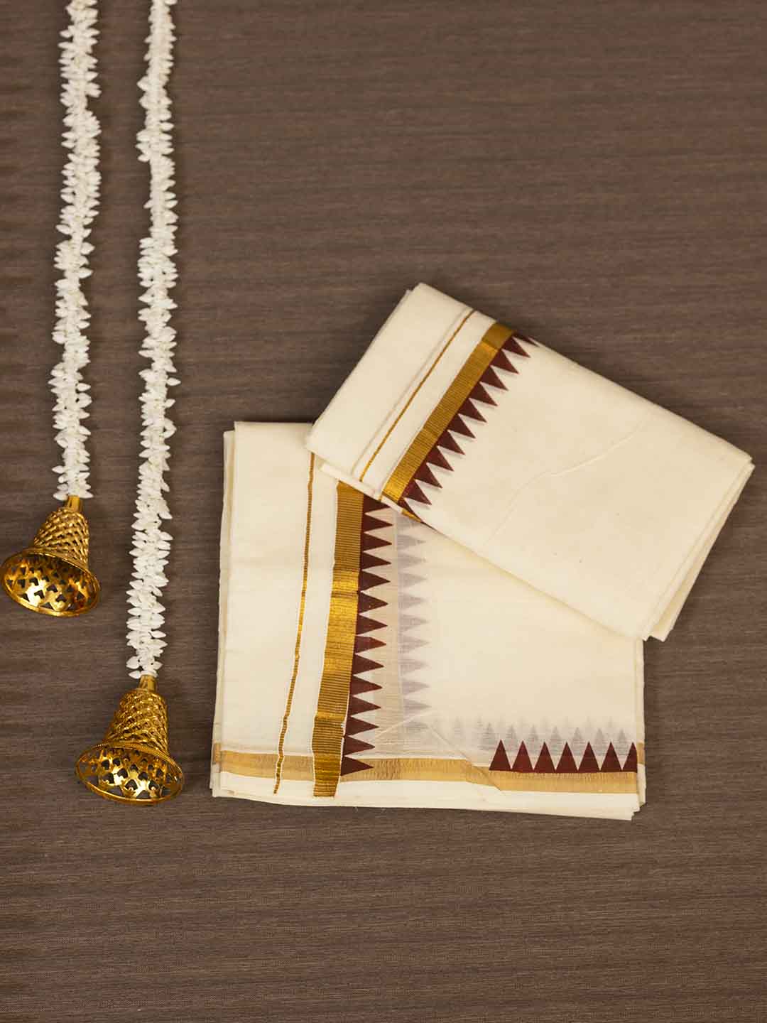Women Kerala Set Mundu with Golden Kasavu KS182