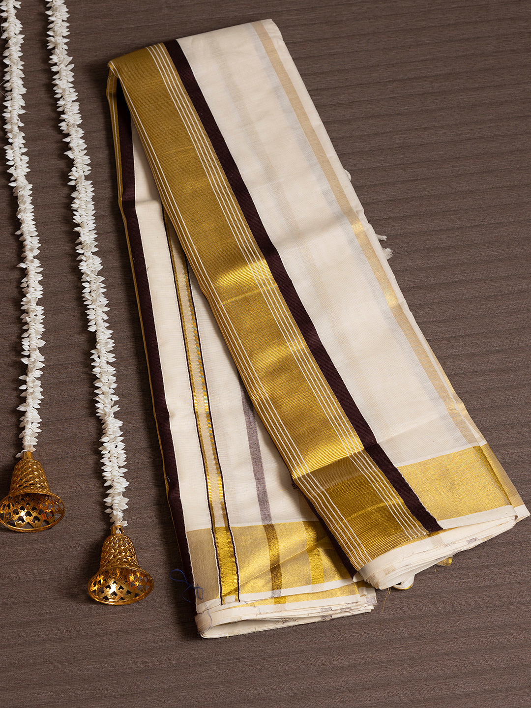 Women Kerala Traditinal Cream Saree with Maroon Stripes KS187