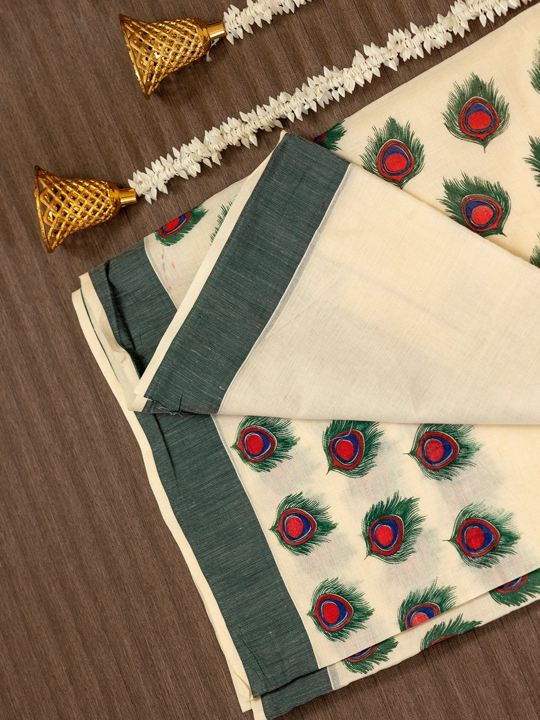 Women Kerala Traditional Fancy Printed Saree Cream KS200