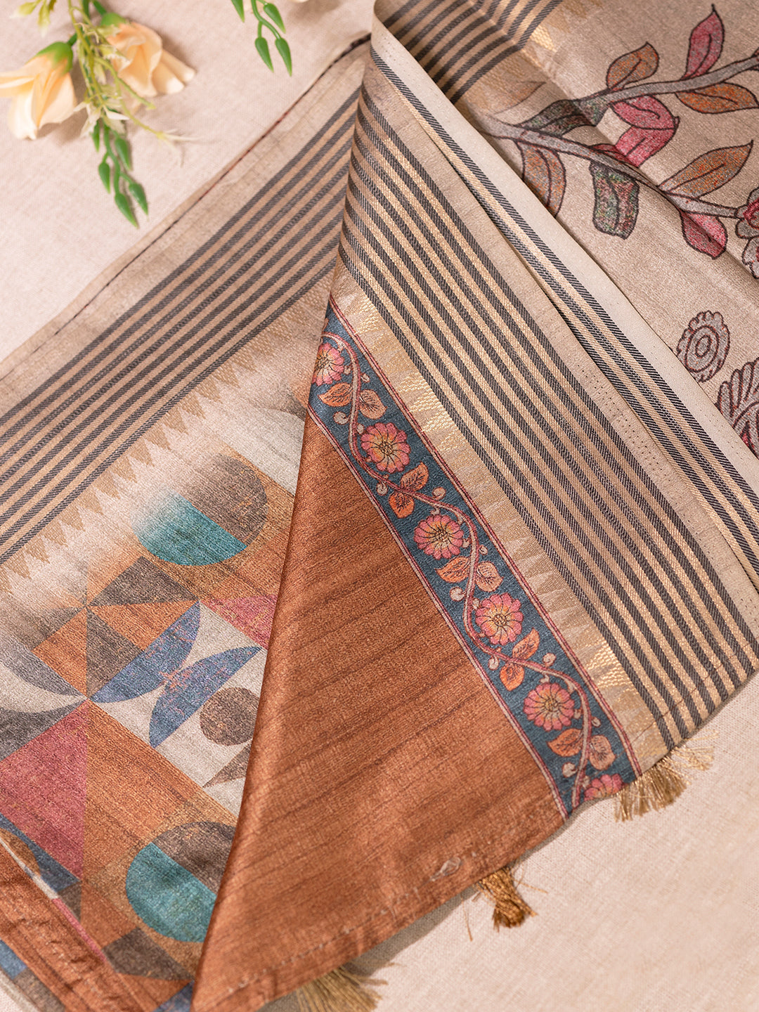Women Multi Colour Tissue Printed Saree TS33