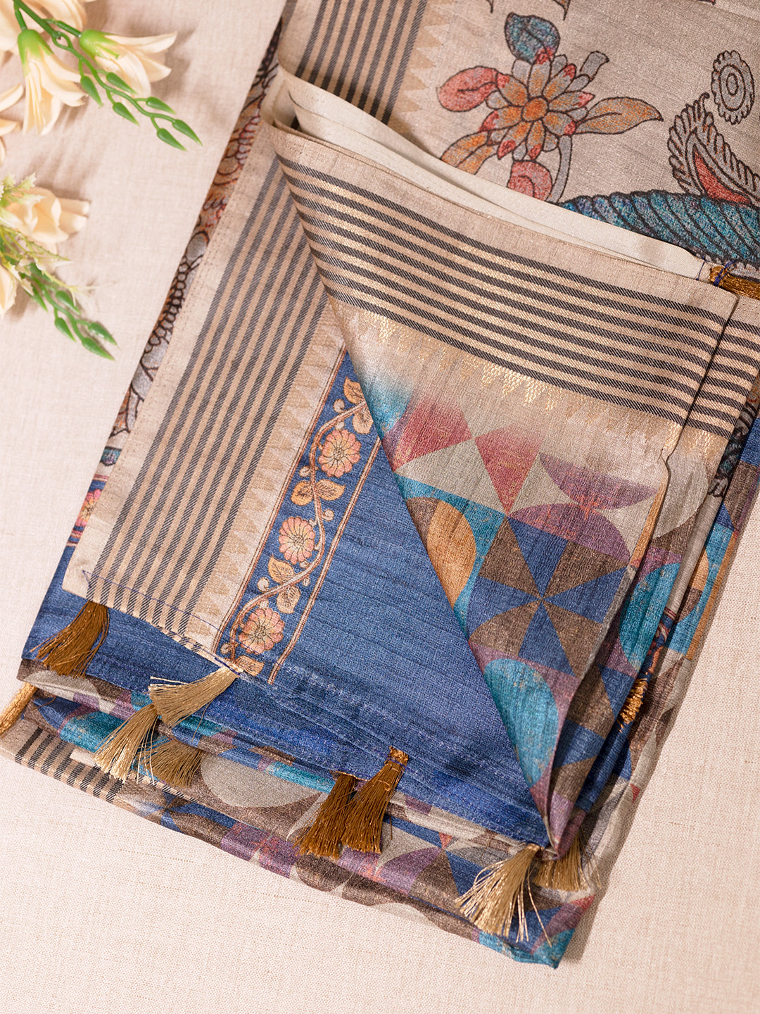 Women Multi Colour Tissue Printed Saree TS34