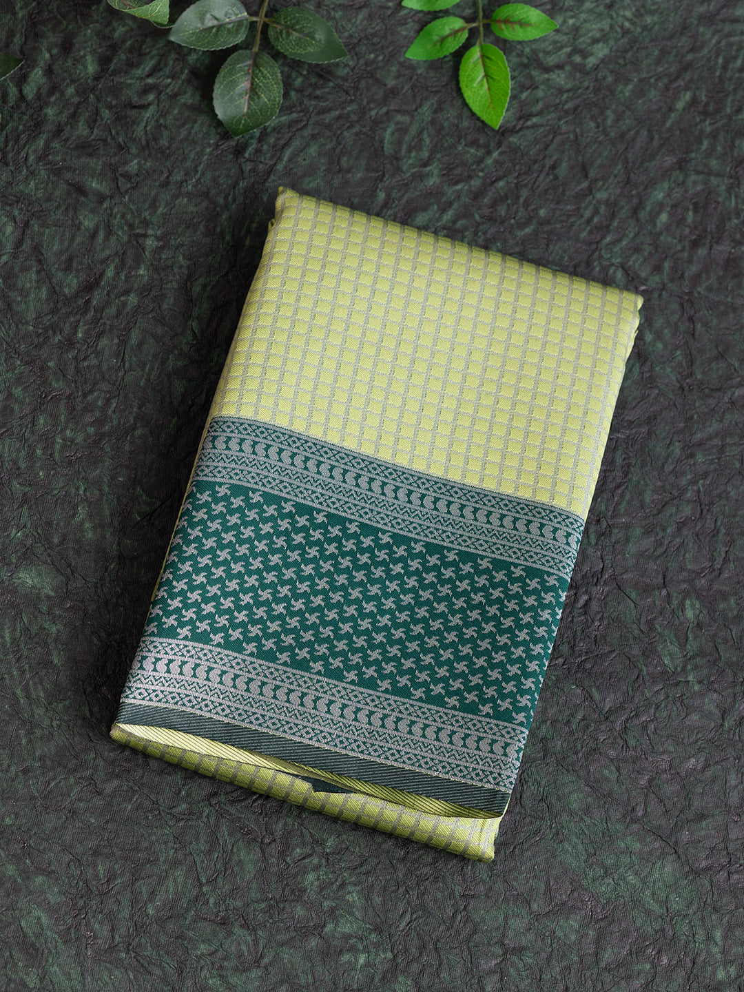 Women Green Art Silk Checked Jacquard Saree ASS37