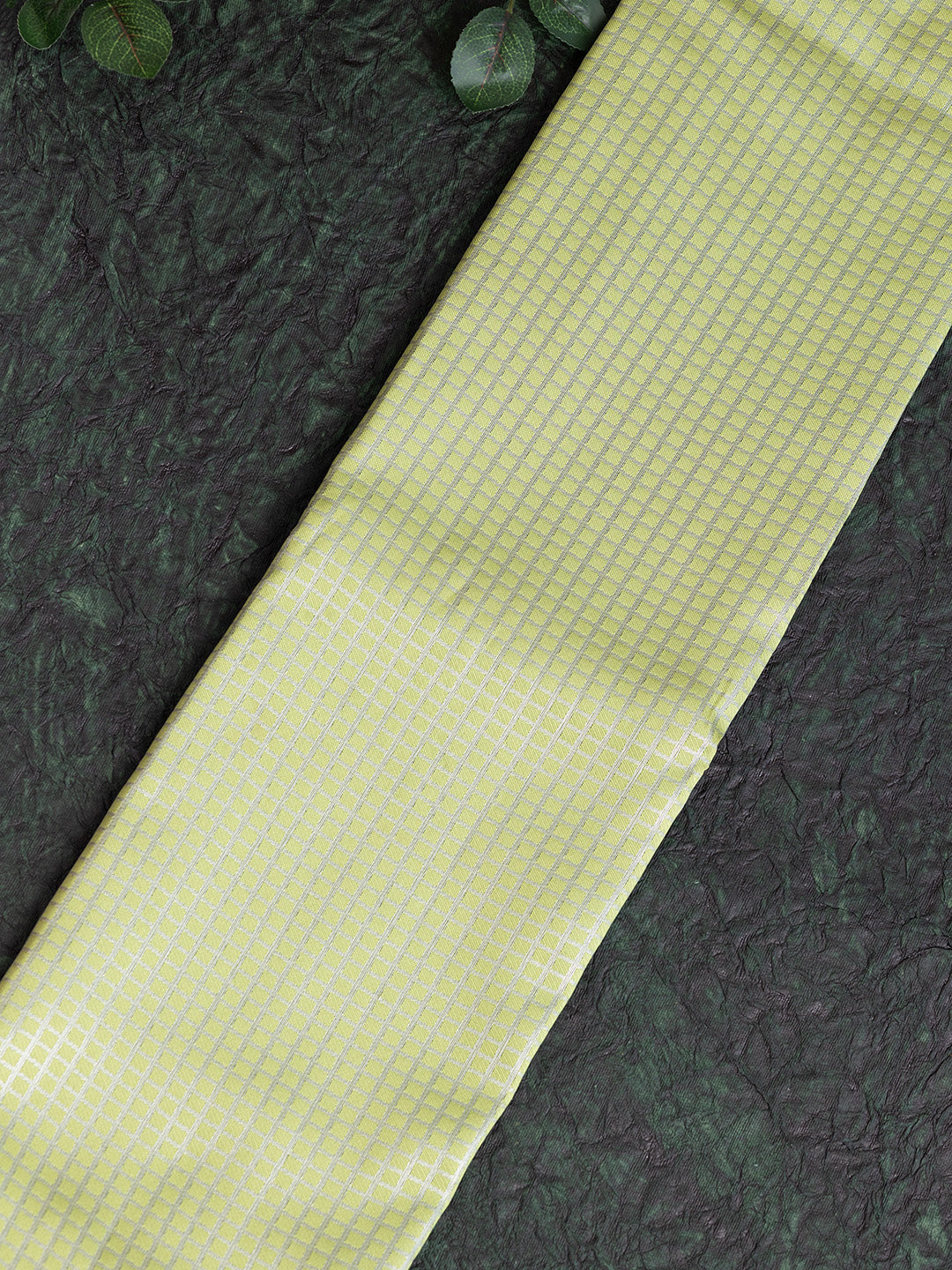Women Green Art Silk Checked Jacquard Saree ASS37