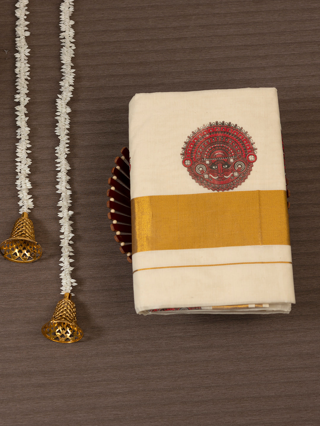 Women Kerala Cream Kathakali Saree KS192