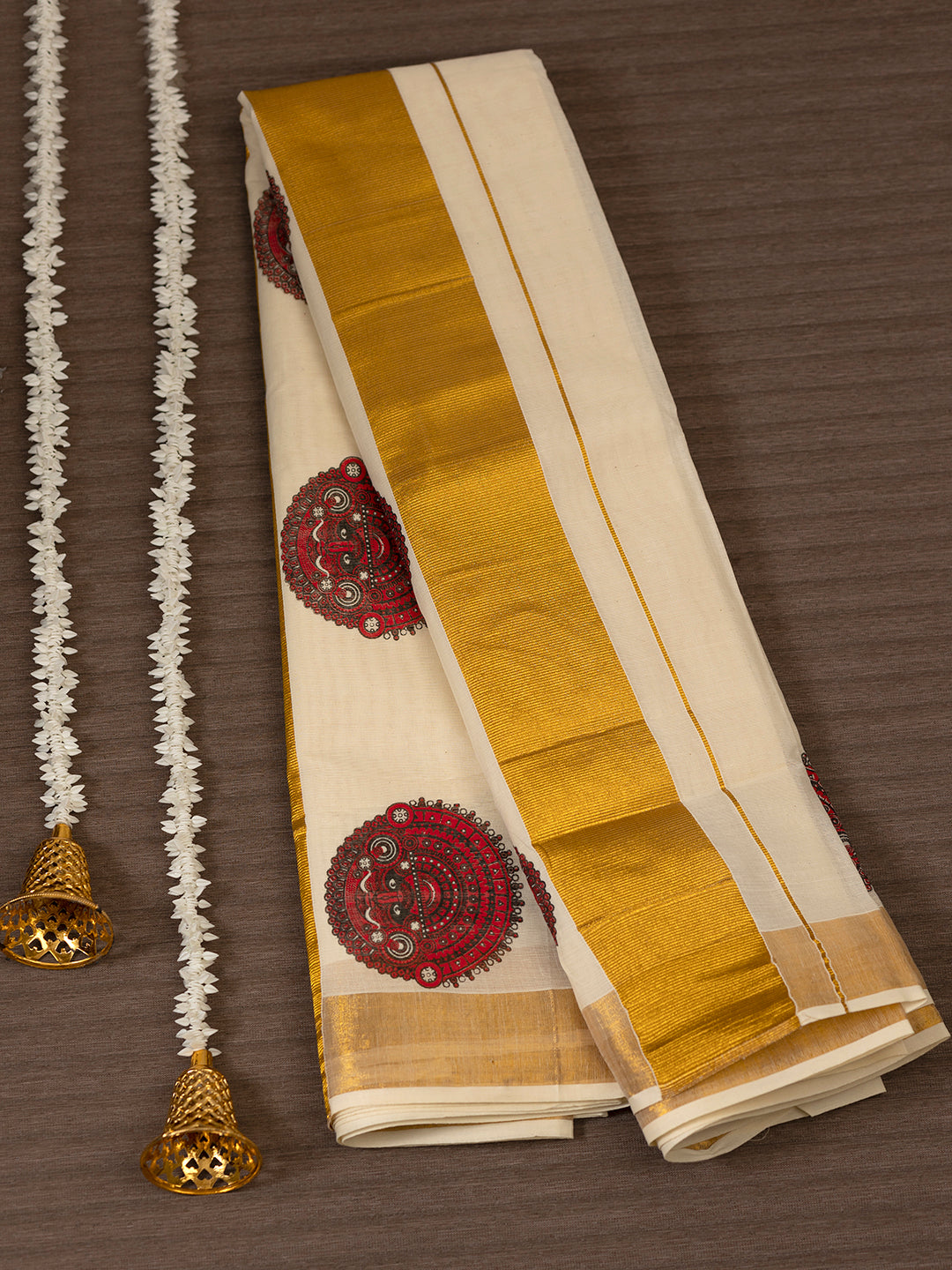 Women Kerala Cream Kathakali Saree KS192