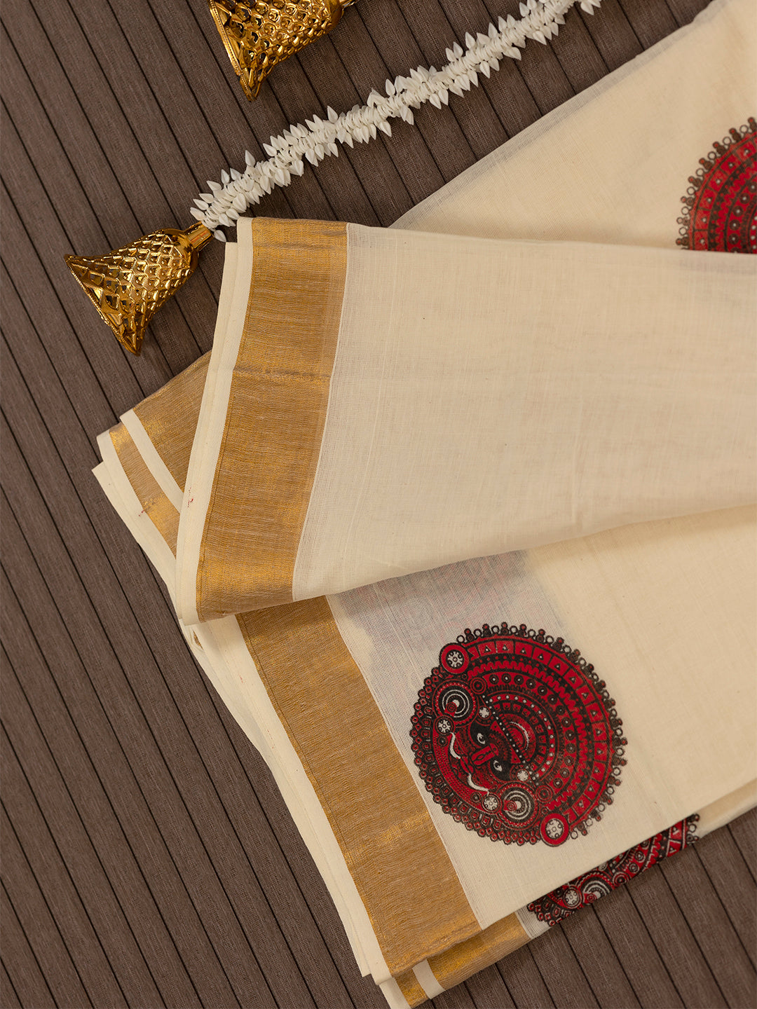 Women Kerala Cream Kathakali Saree KS192