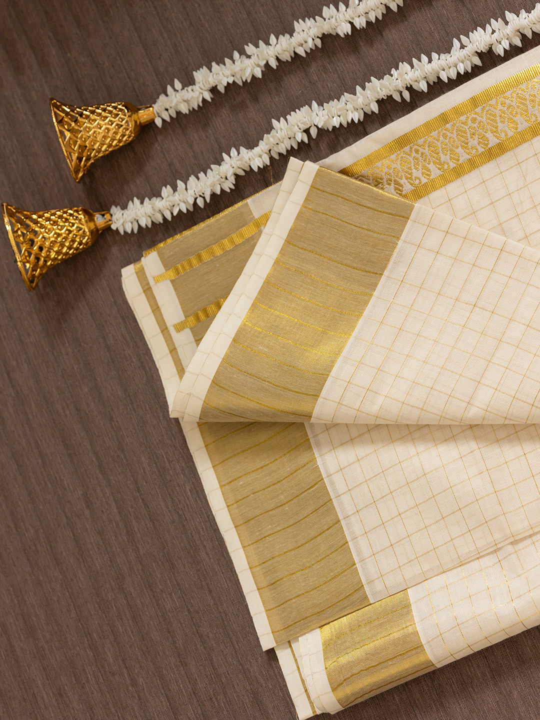 Women Kerala Cream Saree with Gold Checks Design KS193