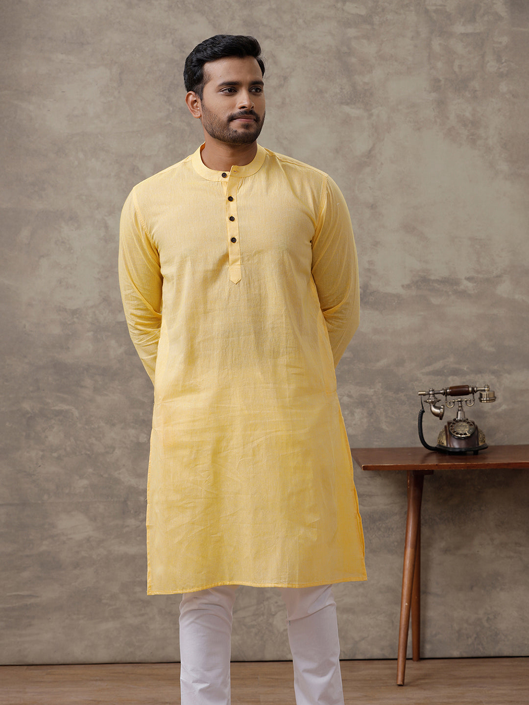Men Cotton Full Length Plain Pocket Kurta Light Pale Yellow Y20
