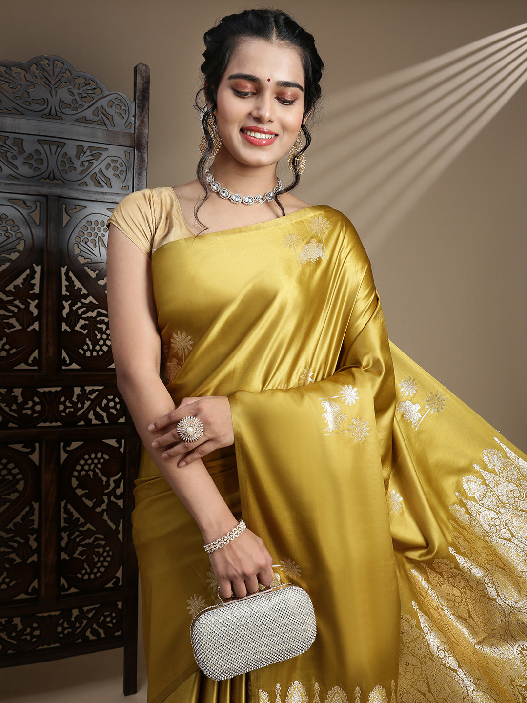 Women Olive Soft Silk Saree SS386