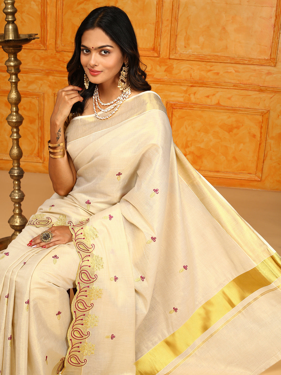 Women Kerala Tissue Gold Saree KS124