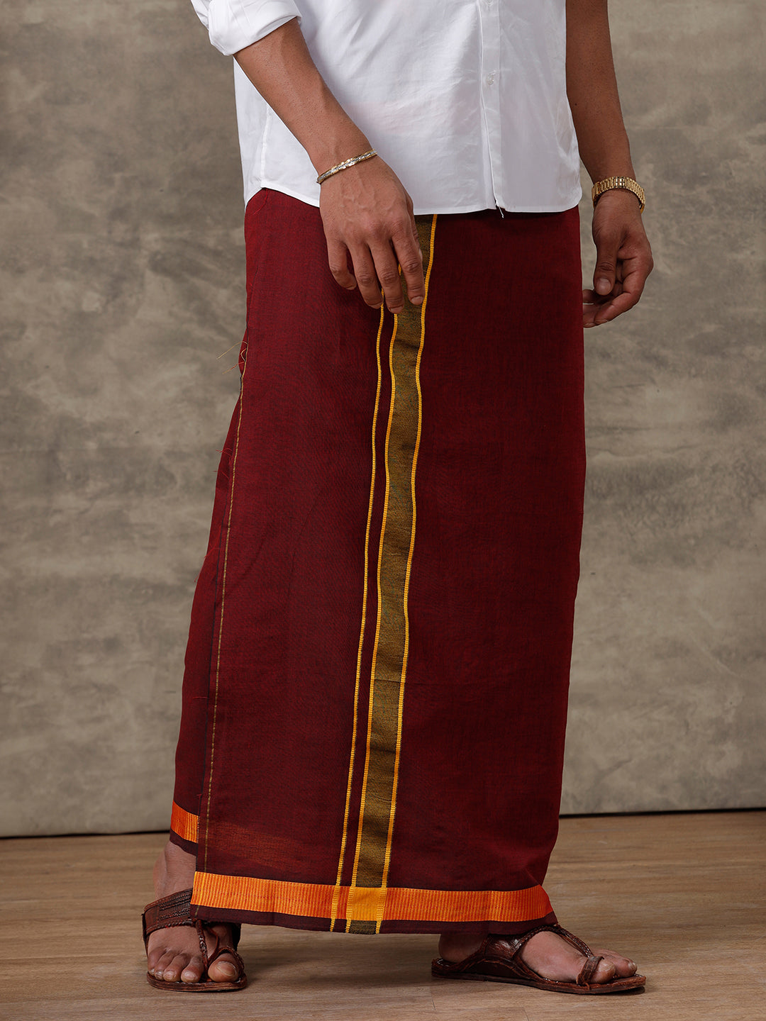 Men Maroon Lungi with Fancy Border Colour Diamond CD09